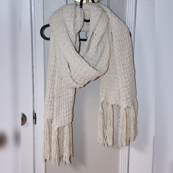 Hollister Accessories - Hollister Knit Scarf